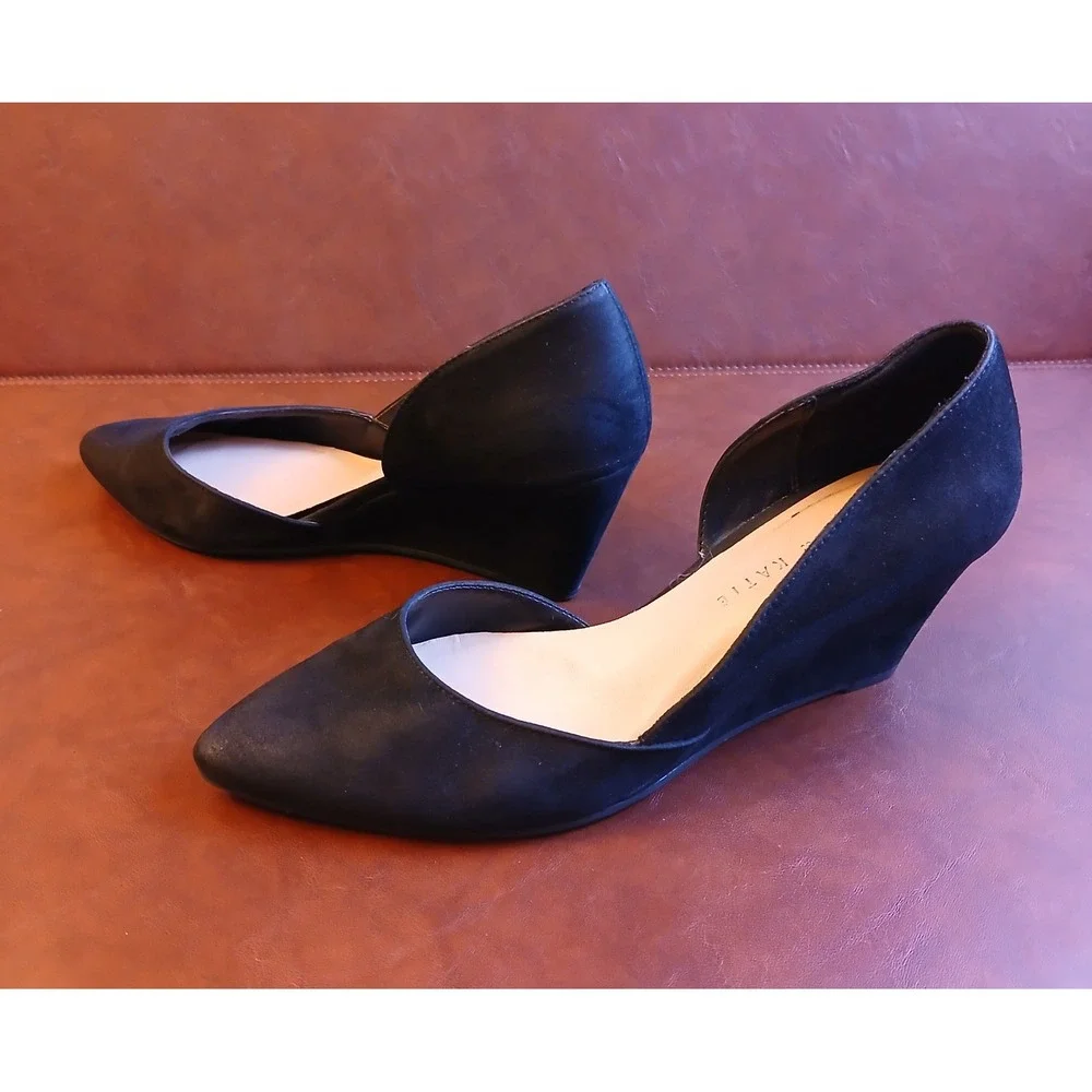 Kelly & Katie Womens Black Faux Suede Pointed Toe D'Orsay Wedge Pumps‎ Heels 3in